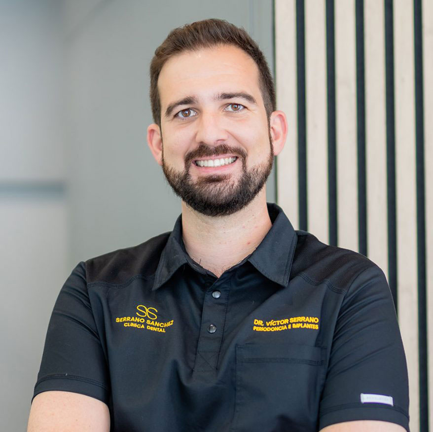 dr victor serrano in Clínica Serrano Sánchez